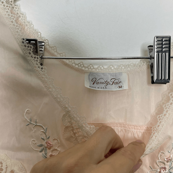VTG 80s VANITY FAIR pink nightgown embroidered lightweight NWT WOMENS M medium - Picture 4 of 5
